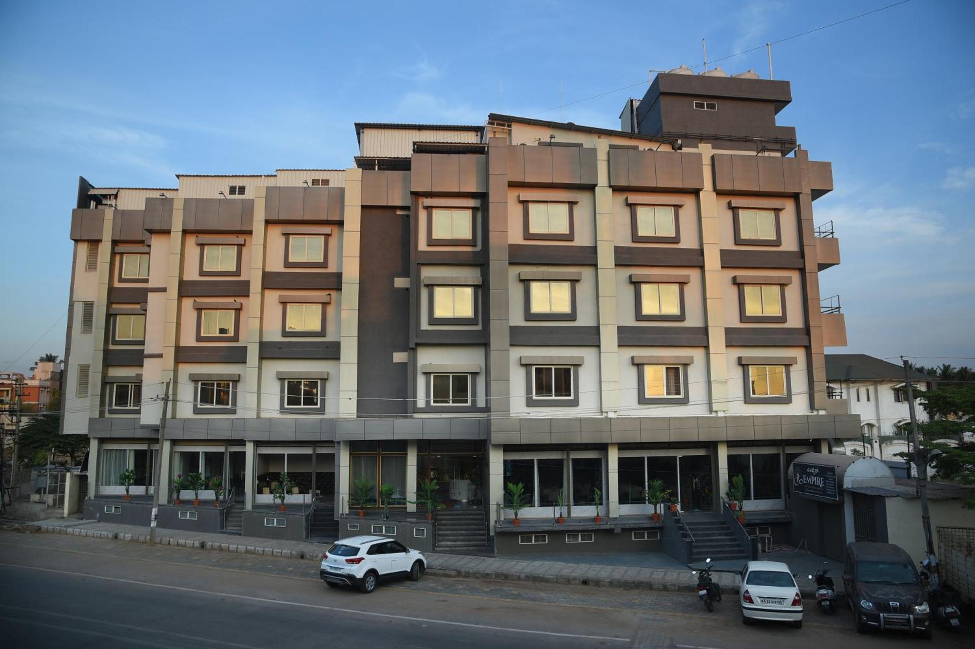 Hotel R Empire Revtree à Davanagere Extérieur photo