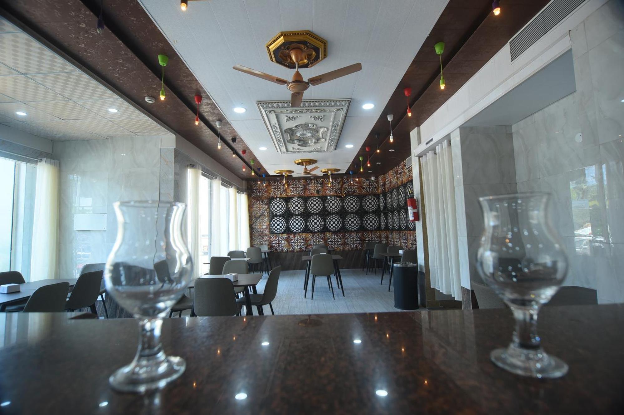 Hotel R Empire Revtree à Davanagere Extérieur photo