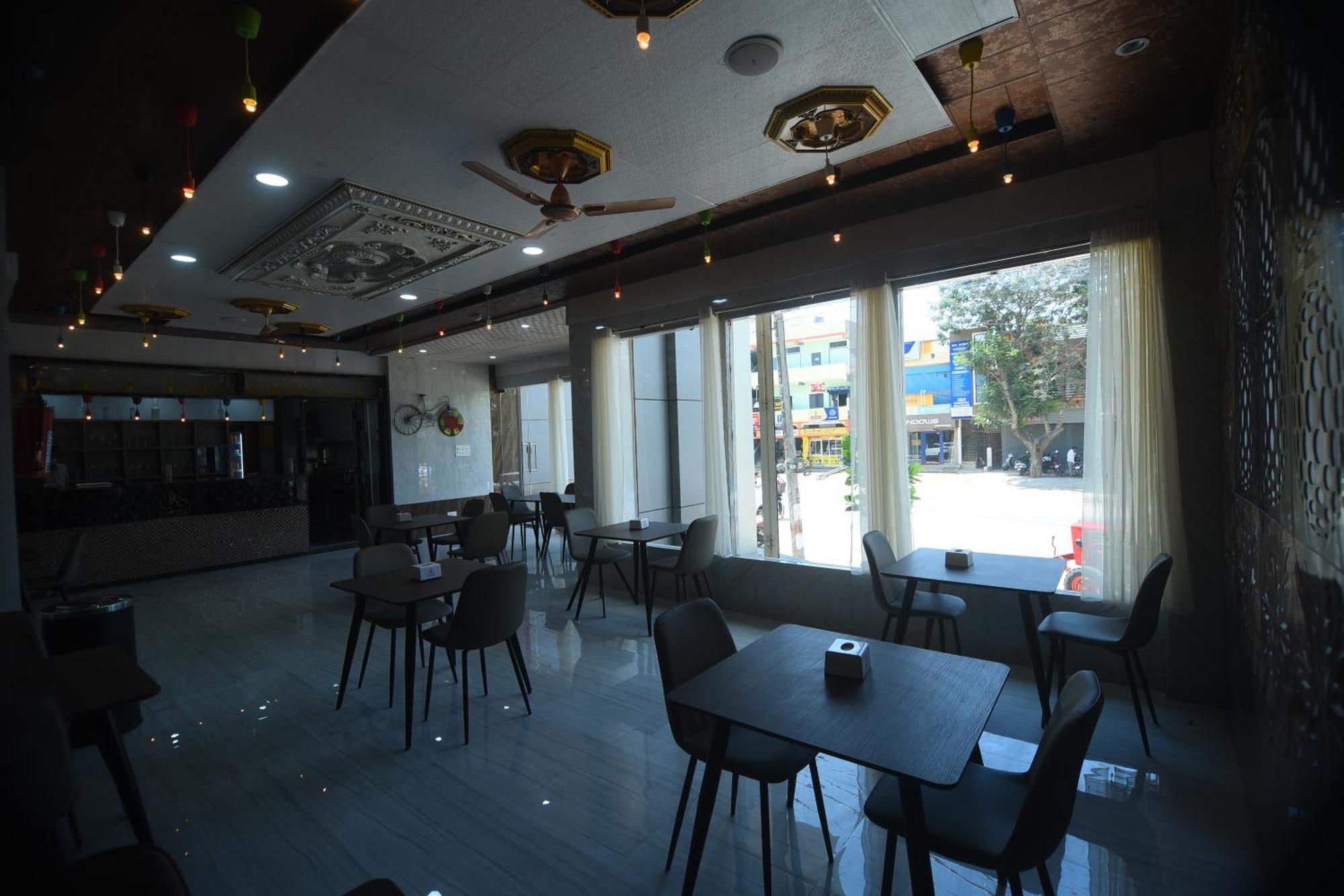 Hotel R Empire Revtree à Davanagere Extérieur photo