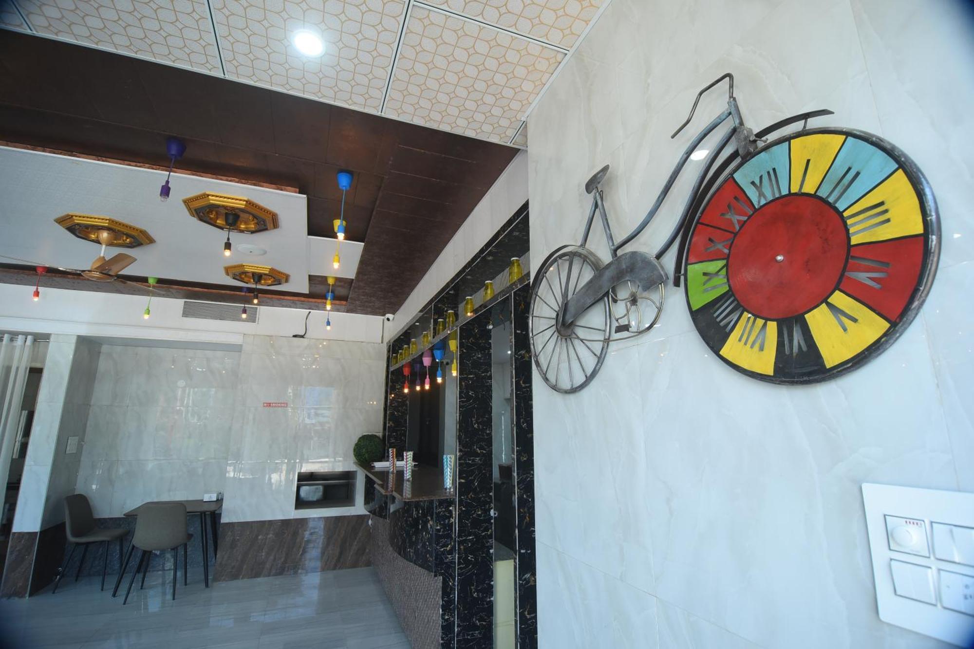 Hotel R Empire Revtree à Davanagere Extérieur photo