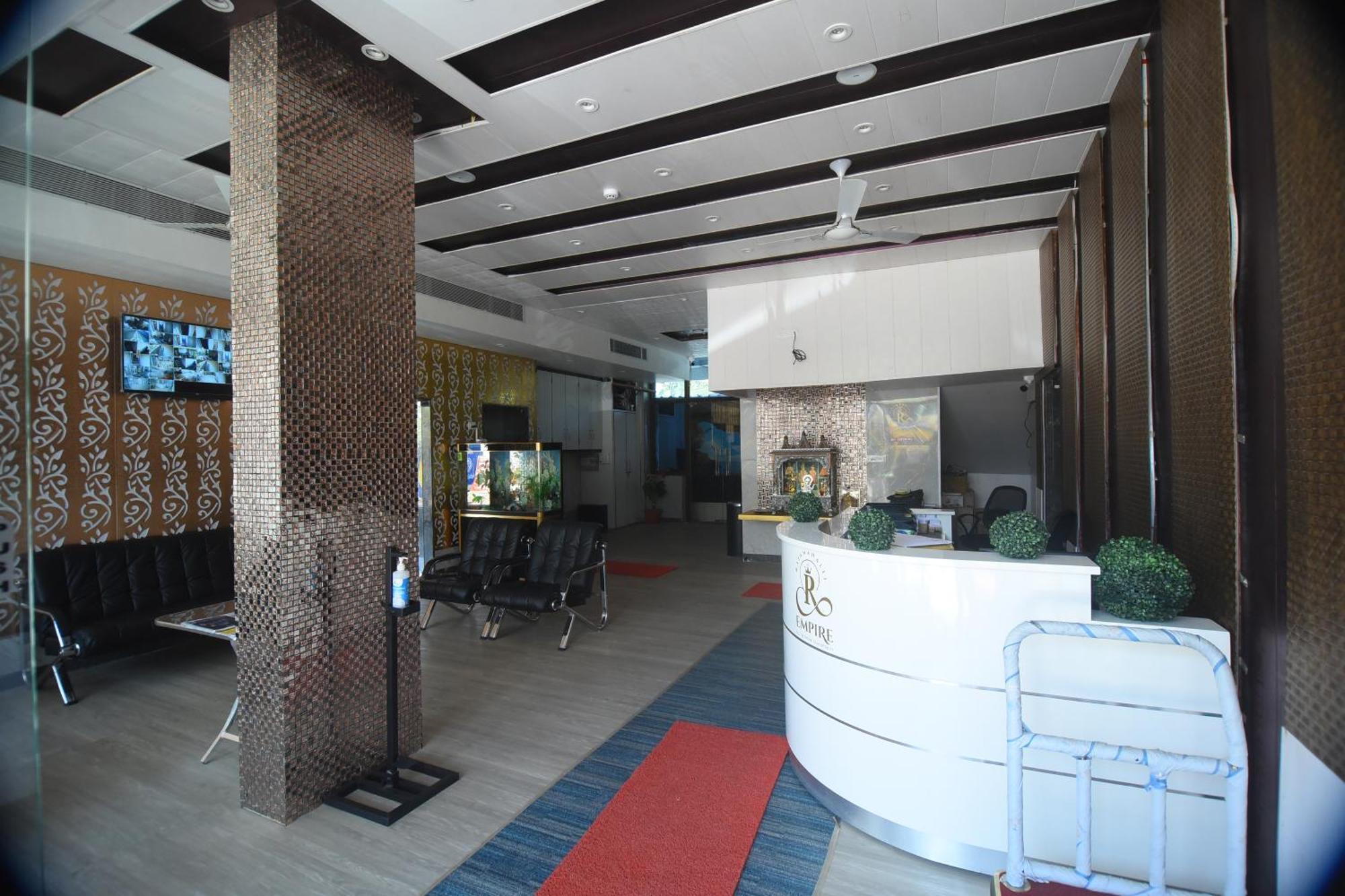 Hotel R Empire Revtree à Davanagere Extérieur photo